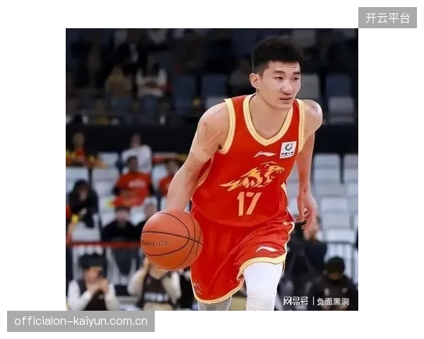 总决赛G2看点，孙铭徽将如何利用个人组织能力撕开上海久事的锋线防守。